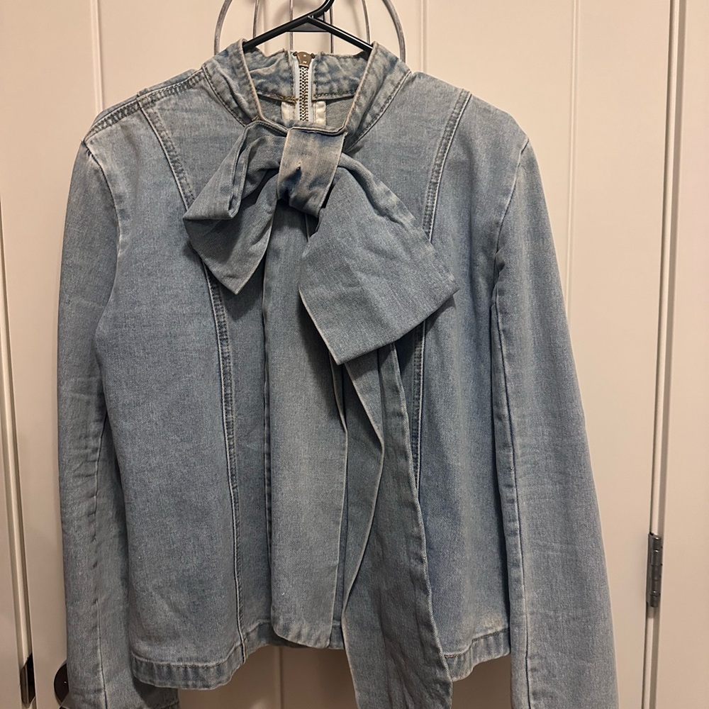 Stylish Denim Jacket with Bow Detail